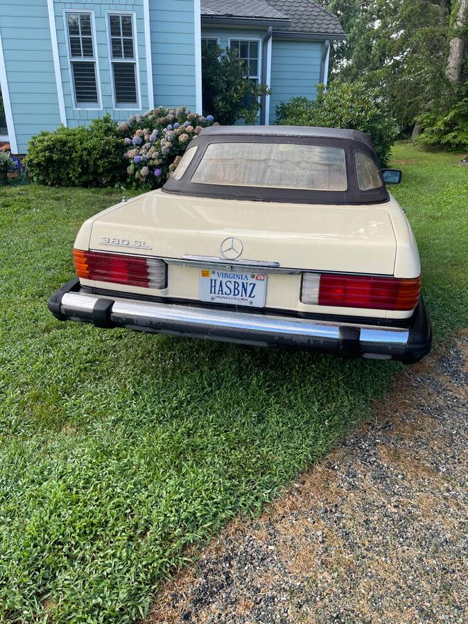 Mercedes-benz-380sl-1981-yellow-1