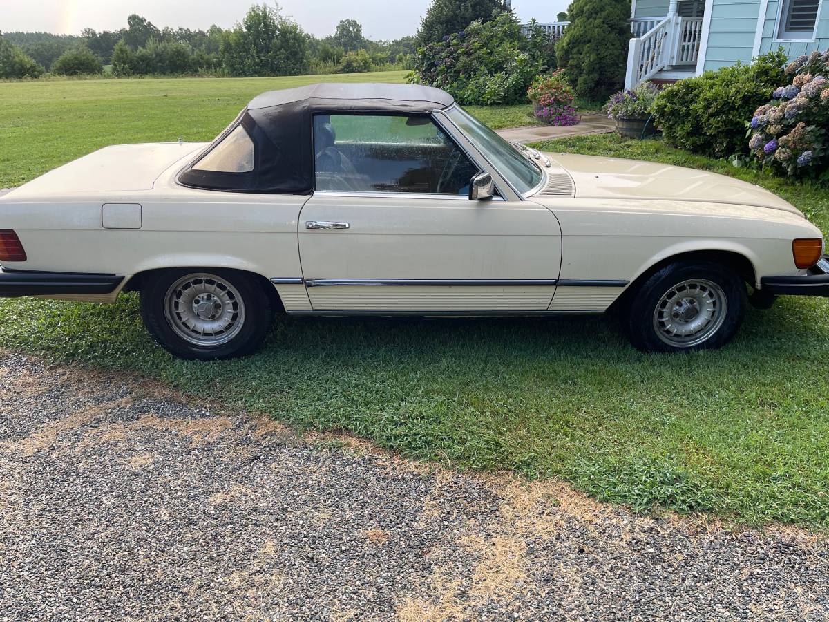 Mercedes-benz-380sl-1981-yellow-2