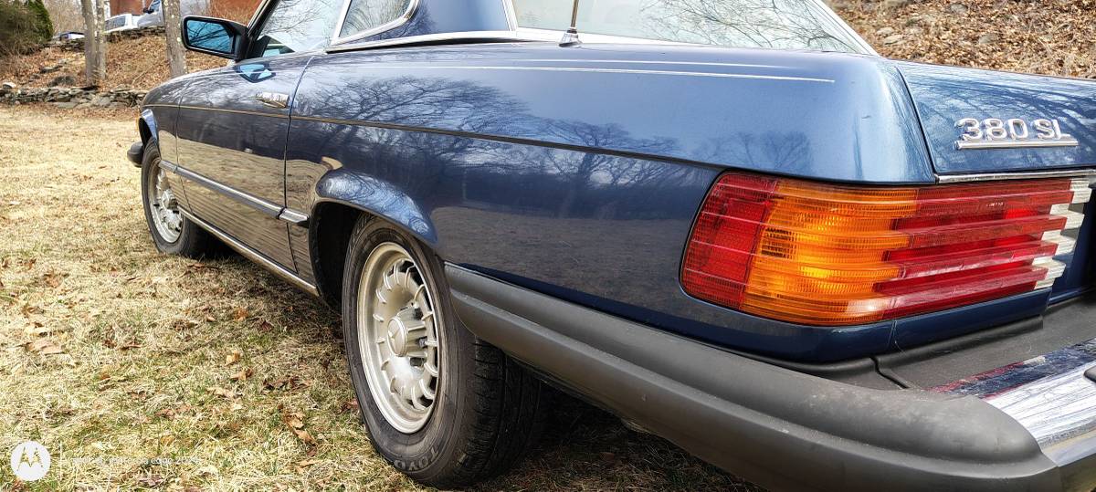 Mercedes-benz-380sl-1982-blue-12
