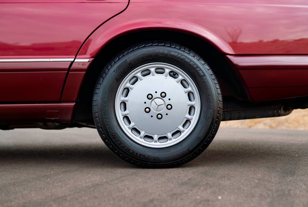 Mercedes-benz-420-sel-1990-red-10