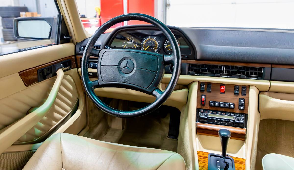 Mercedes-benz-420-sel-1990-red-11