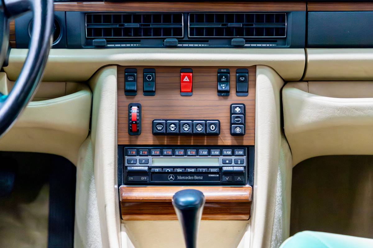 Mercedes-benz-420-sel-1990-red-17