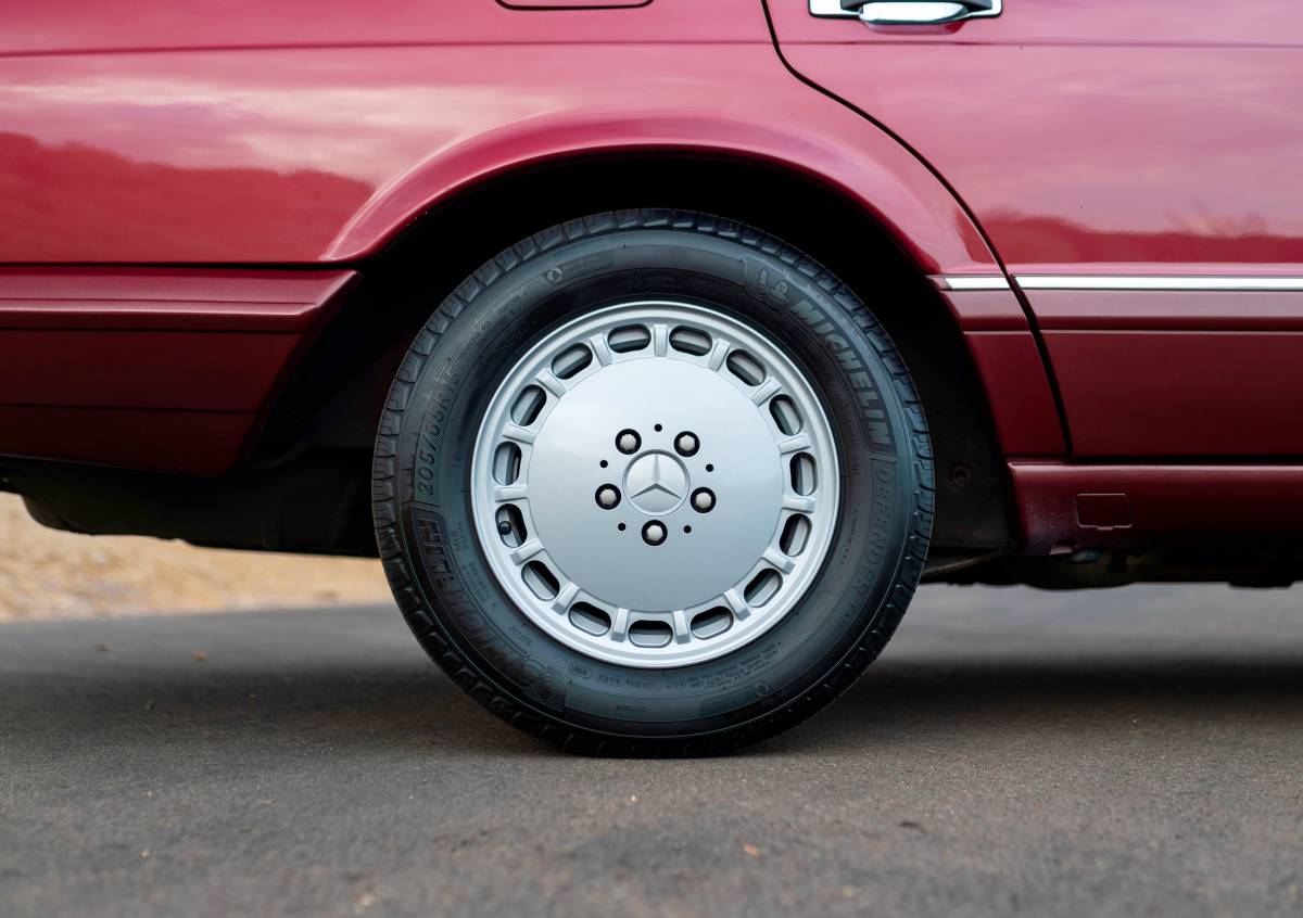 Mercedes-benz-420-sel-1990-red-9