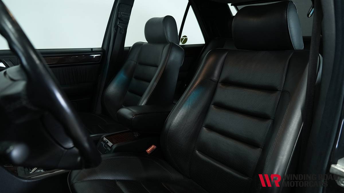 Mercedes-benz-500e-1992-black-15