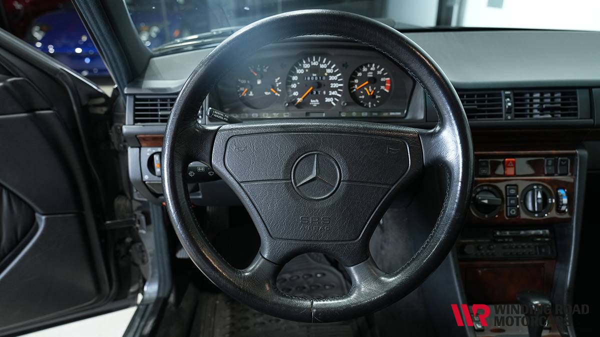 Mercedes-benz-500e-1992-black-17