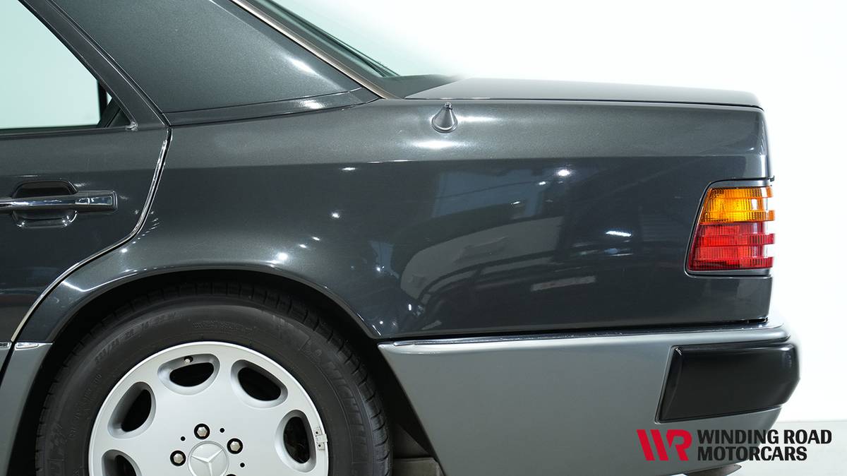 Mercedes-benz-500e-1992-black-4