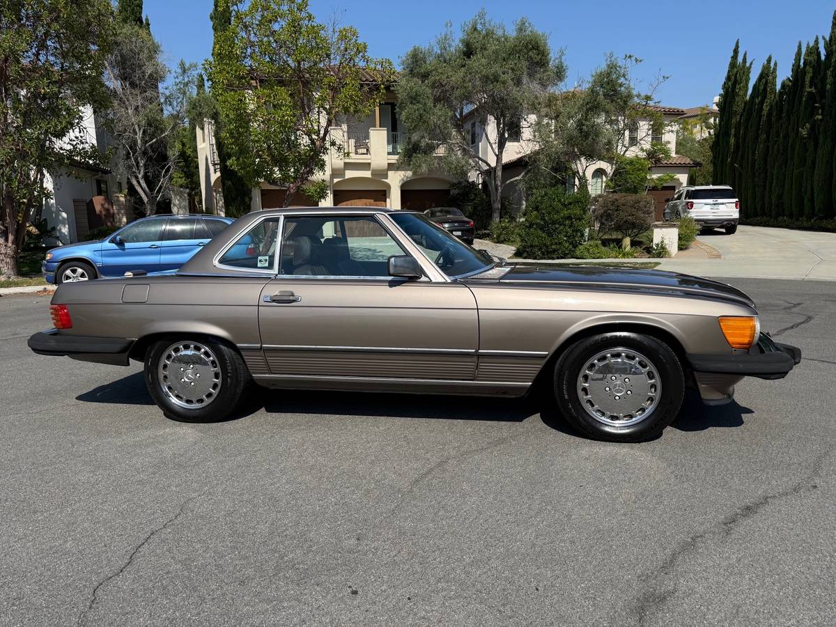 Mercedes-benz-560-560sl-1988-brown-1