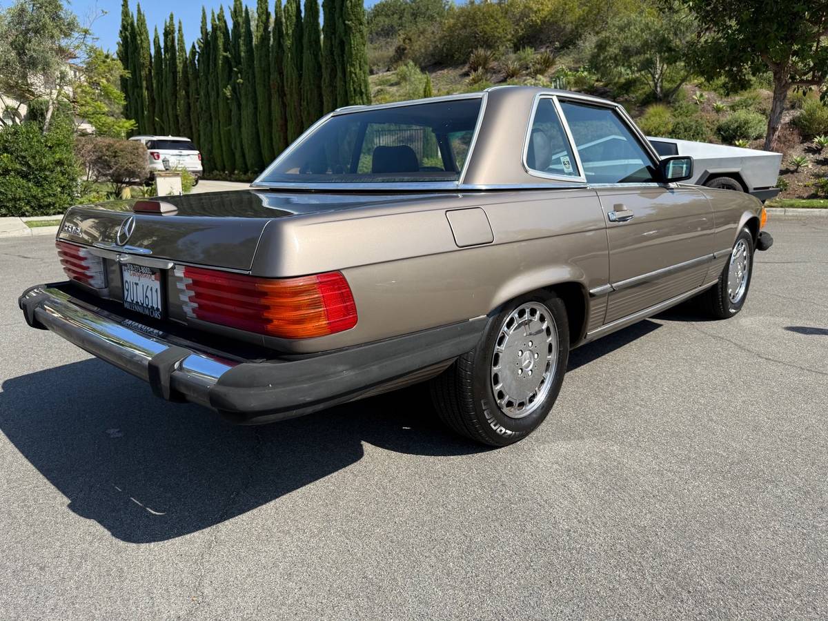 Mercedes-benz-560-560sl-1988-brown-6