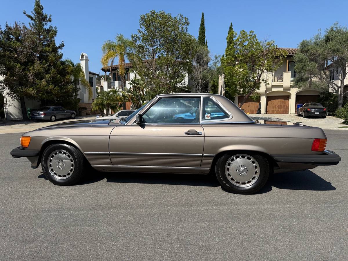 Mercedes-benz-560-560sl-1988-brown-8