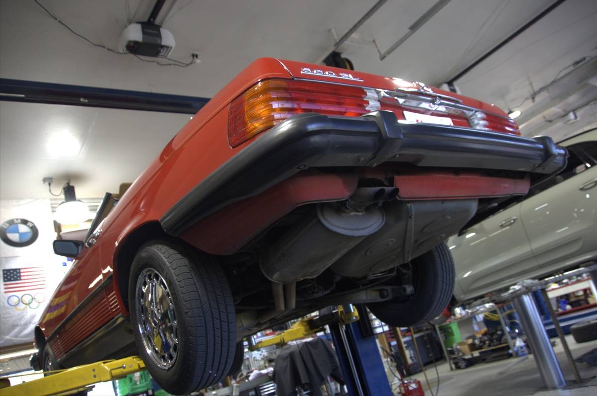Mercedes-benz-560-560sl-1988-red-11