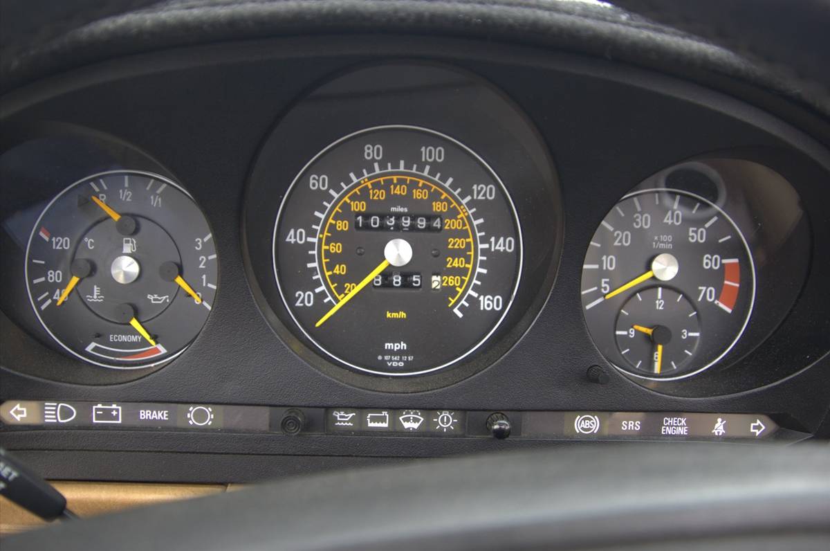 Mercedes-benz-560-560sl-1988-red-8