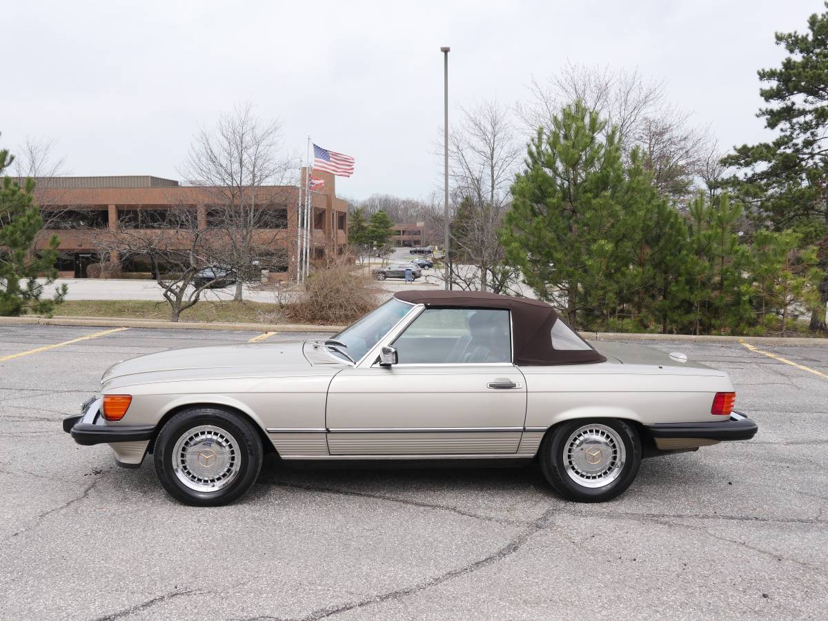 Mercedes-benz-560-560sl-1989-silver-10