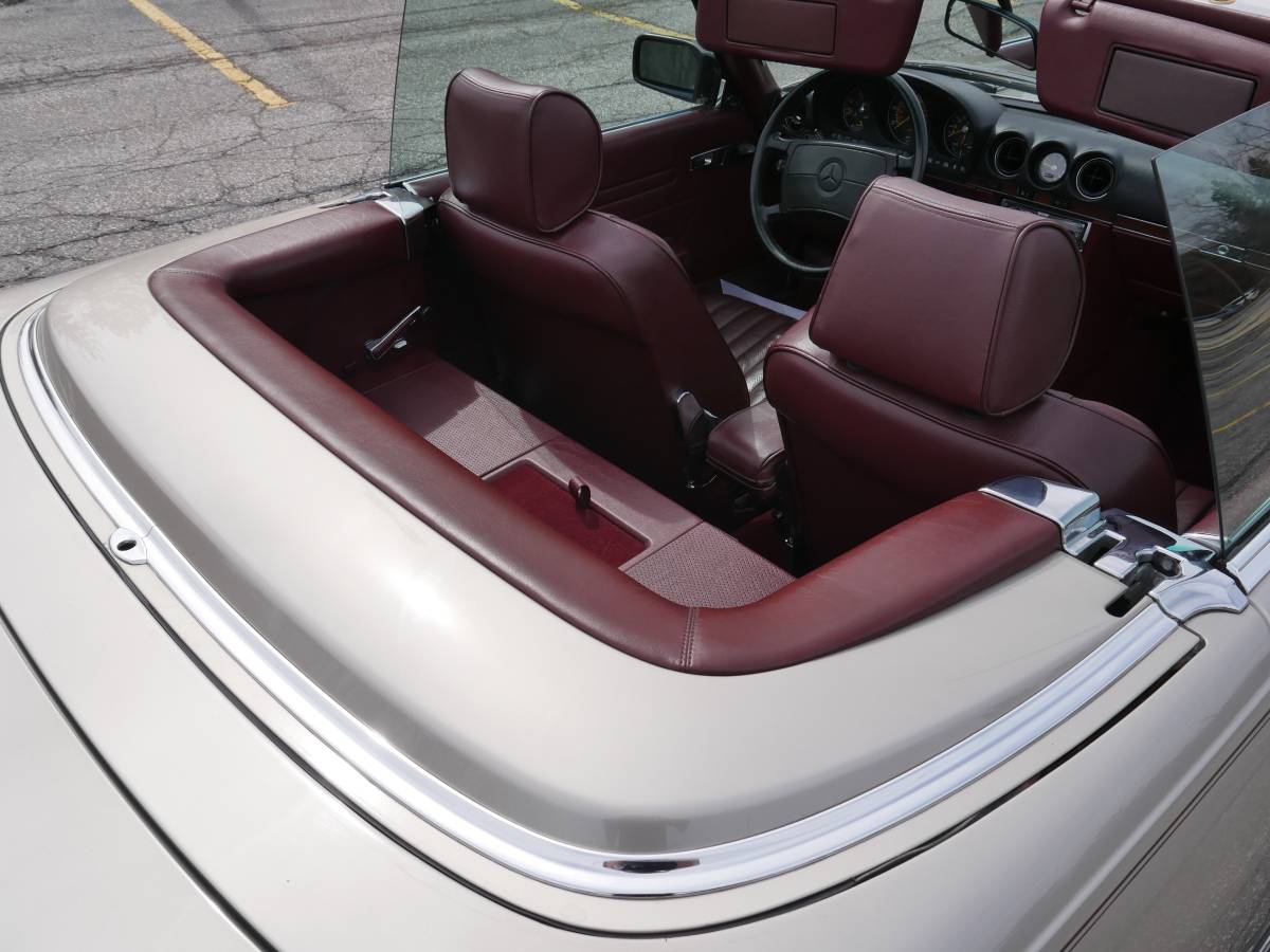 Mercedes-benz-560-560sl-1989-silver-17