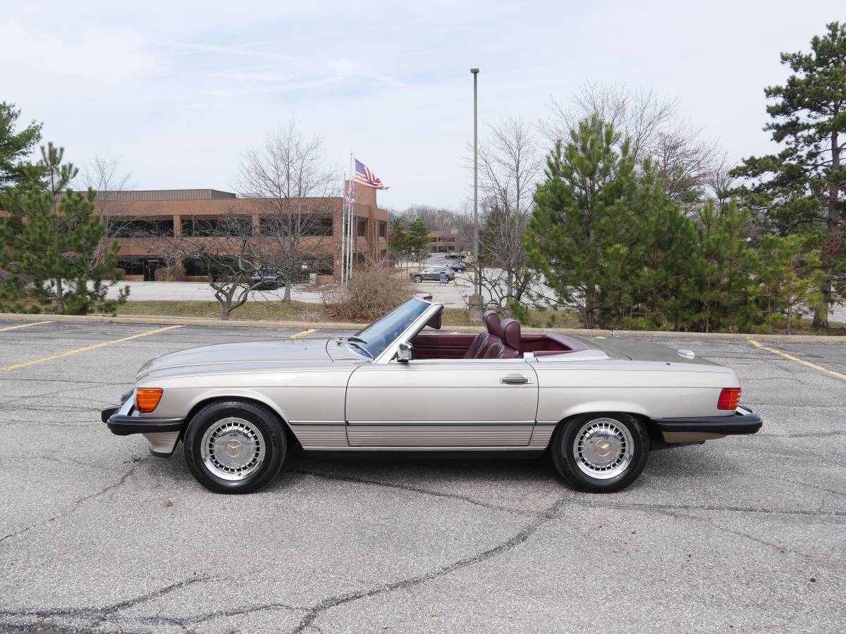 Mercedes-benz-560-560sl-1989-silver-18