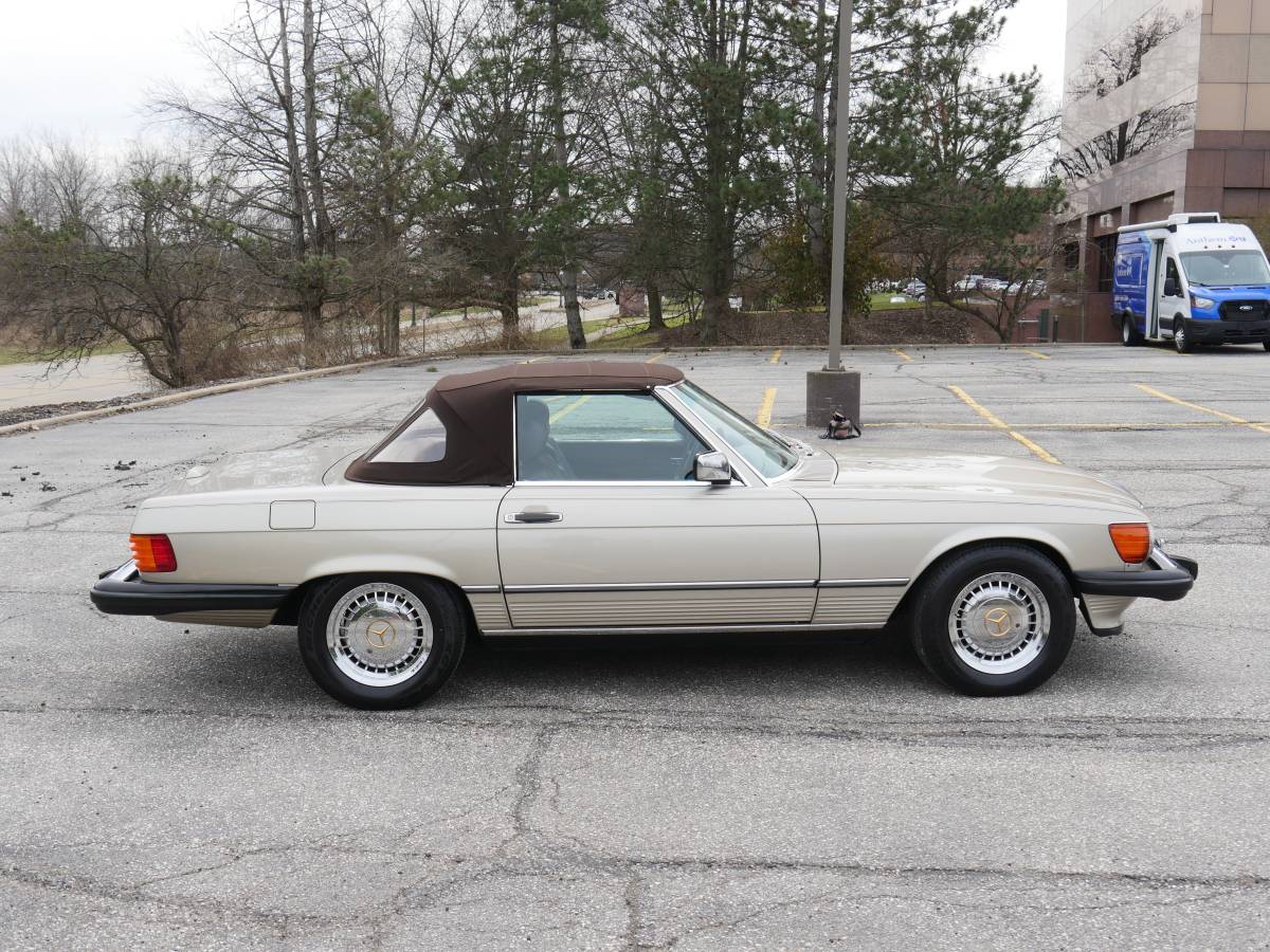 Mercedes-benz-560-560sl-1989-silver-4