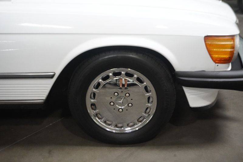 Mercedes-benz-560-class-1988-white-10