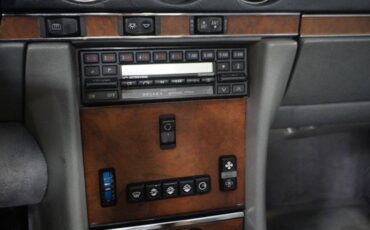 Mercedes-benz-560-class-1988-white-19