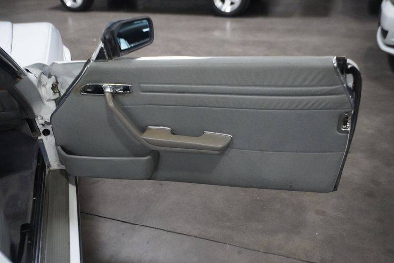 Mercedes-benz-560-class-1988-white-22