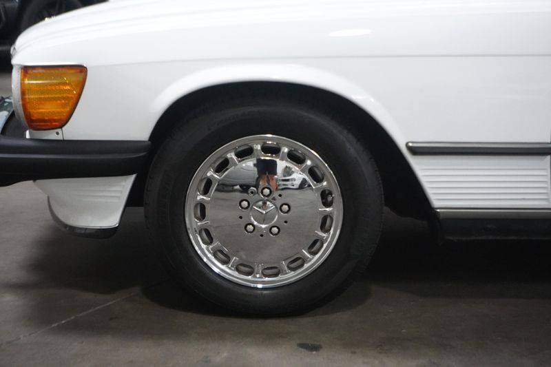 Mercedes-benz-560-class-1988-white-23