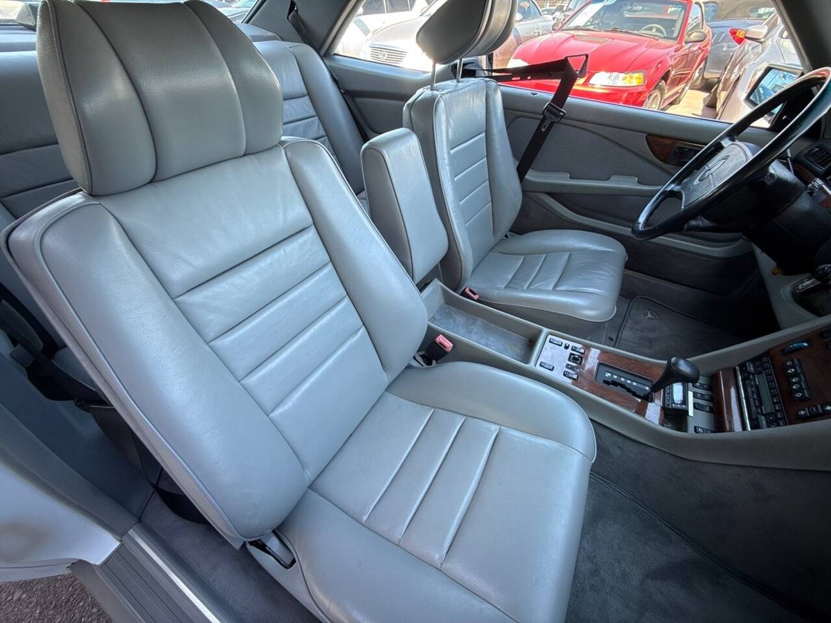 Mercedes-benz-560-sec-1986-white-17