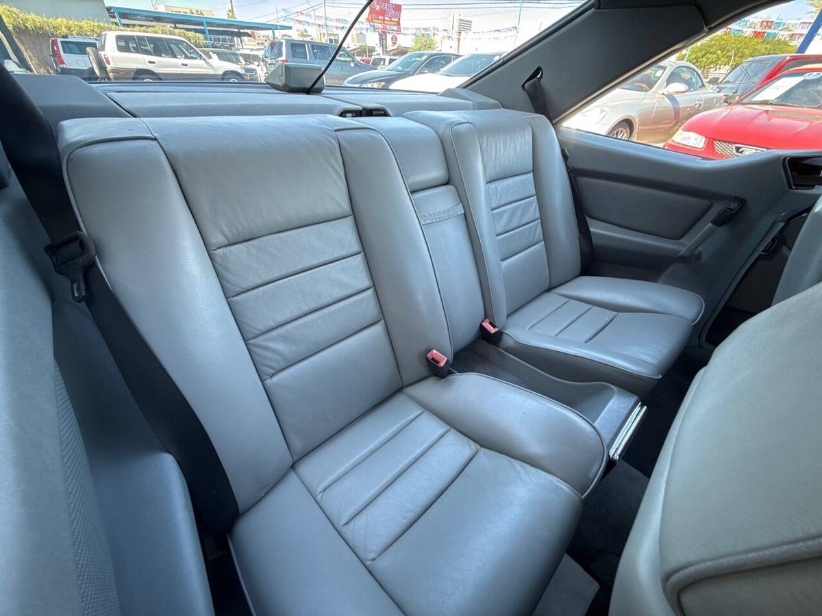 Mercedes-benz-560-sec-1986-white-18