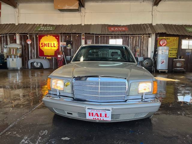 Mercedes-benz-560-sel-1987-1