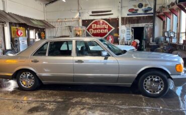 Mercedes-benz-560-sel-1987-3