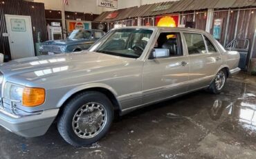 Mercedes-benz-560-sel-1987