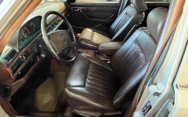 Mercedes-benz-560-sel-1987-9