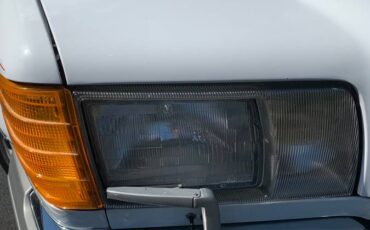 Mercedes-benz-560-sel-1988-white-15