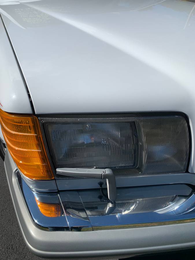 Mercedes-benz-560-sel-1988-white-15