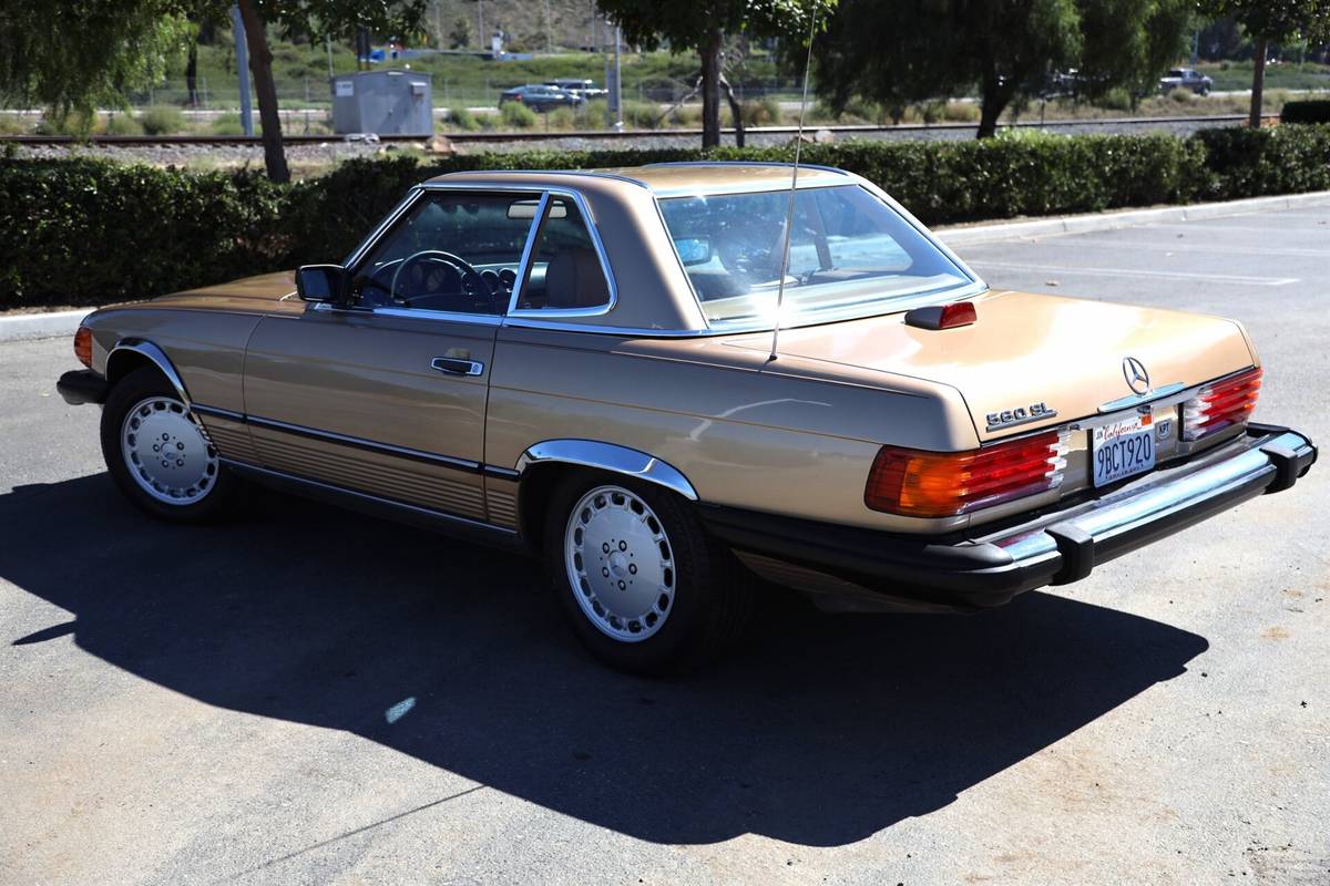 Mercedes-benz-560-sl-1986-black-23