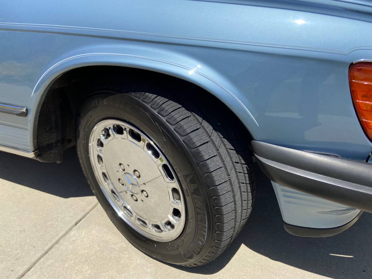 Mercedes-benz-560-sl-1986-blue-16