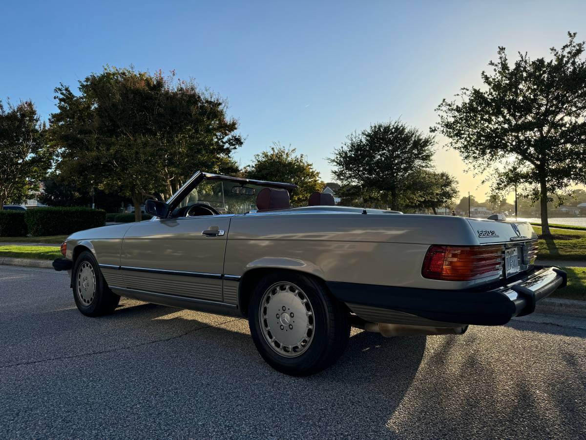 Mercedes-benz-560-sl-1988-4
