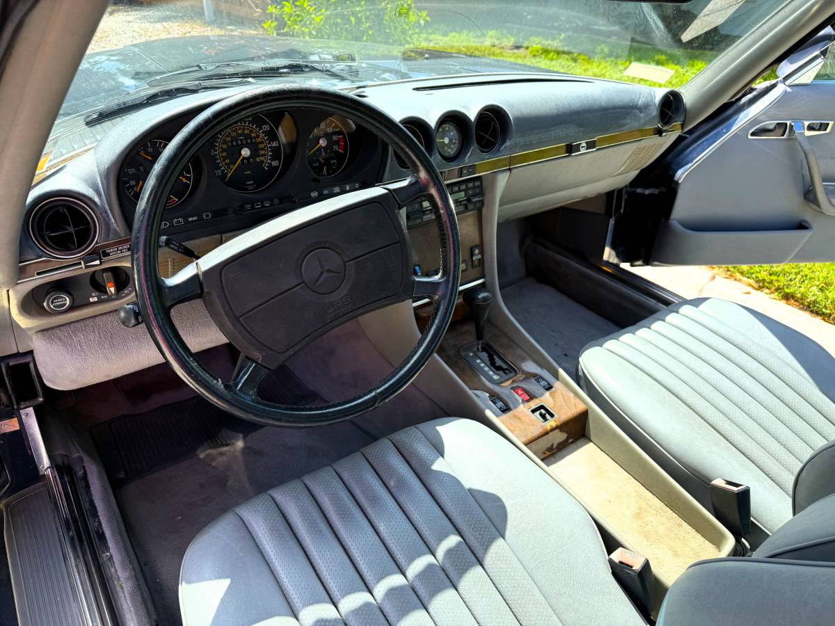 Mercedes-benz-560-sl-1989-3