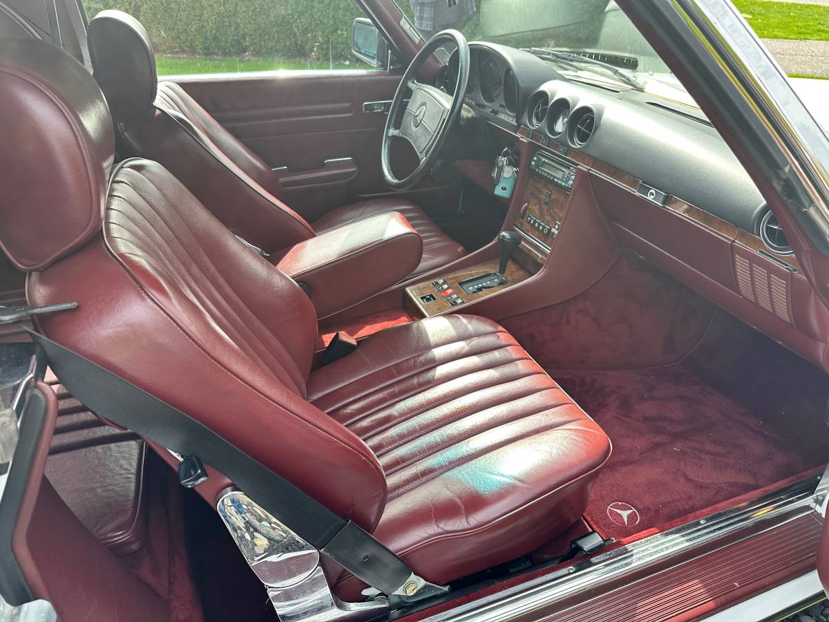 Mercedes-benz-560-sl-r107-1987-white-13