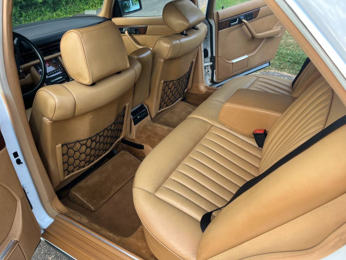 Mercedes-benz-560sel-1987-white-10