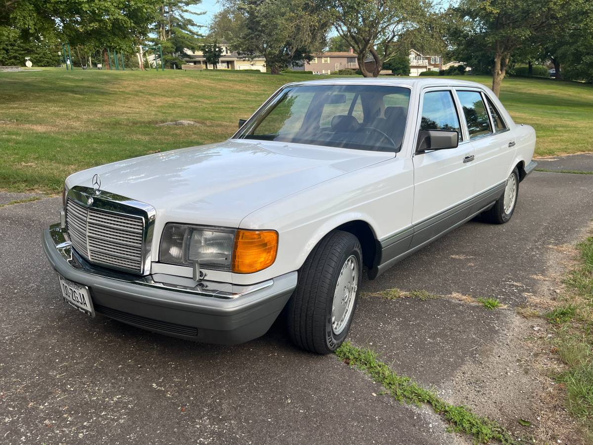 Mercedes-benz-560sel-1987-white-18