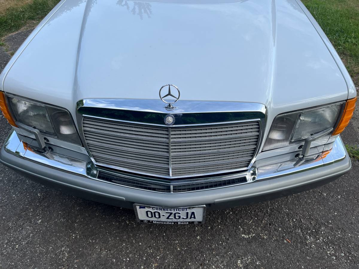 Mercedes-benz-560sel-1987-white-19
