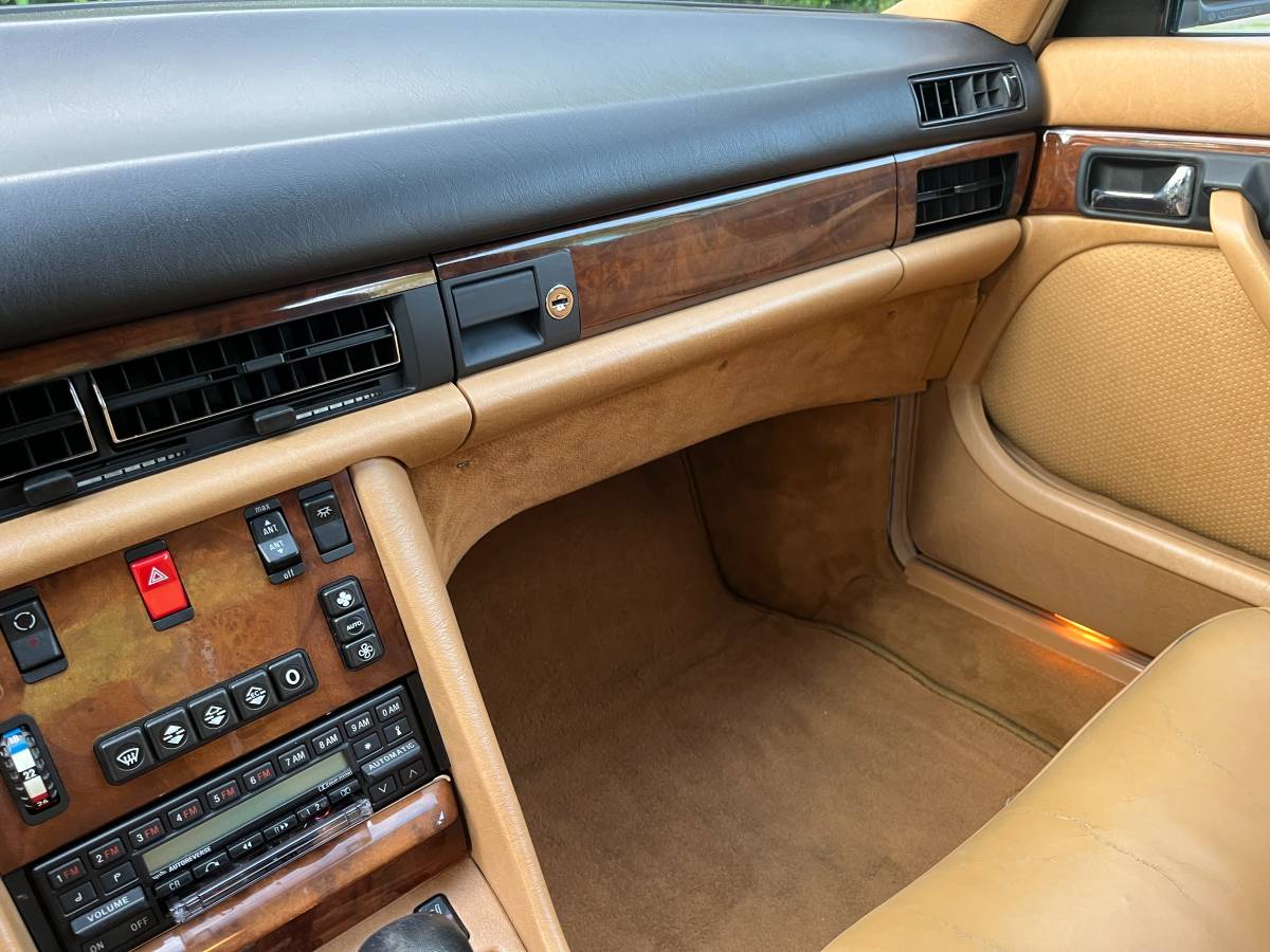 Mercedes-benz-560sel-1987-white-2