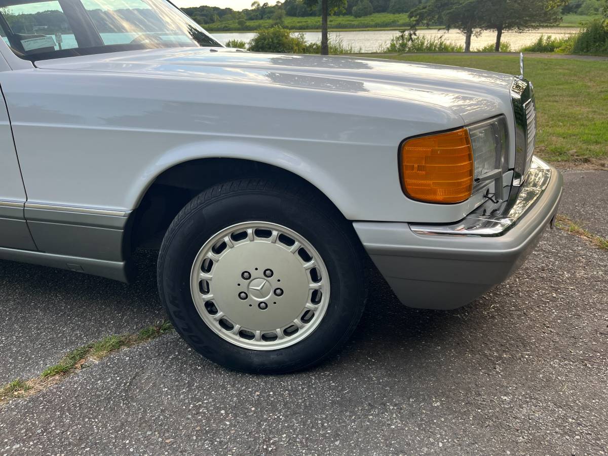 Mercedes-benz-560sel-1987-white-20