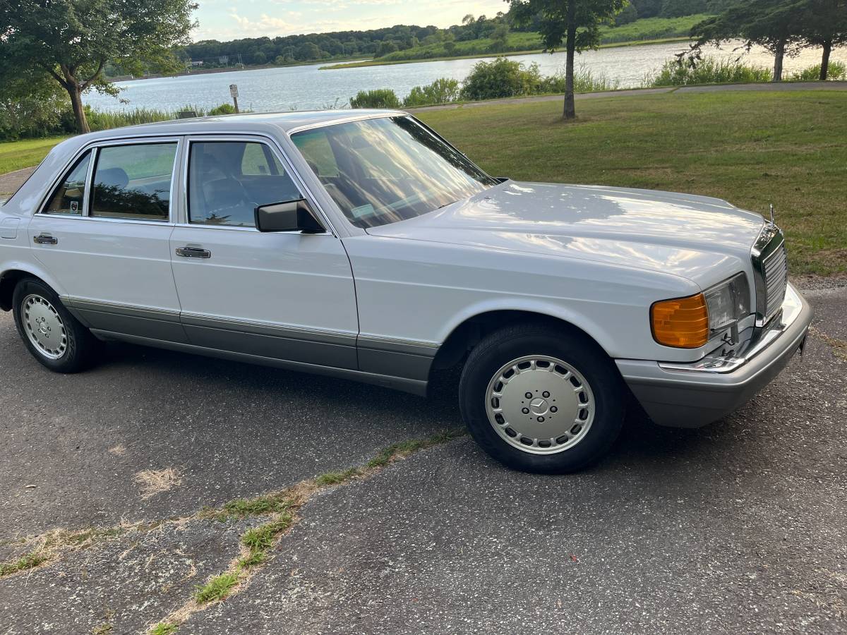 Mercedes-benz-560sel-1987-white-3