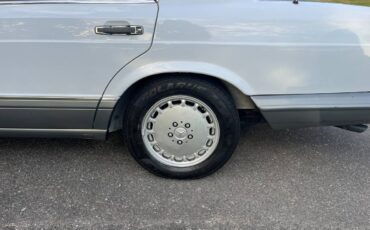 Mercedes-benz-560sel-1987-white-7