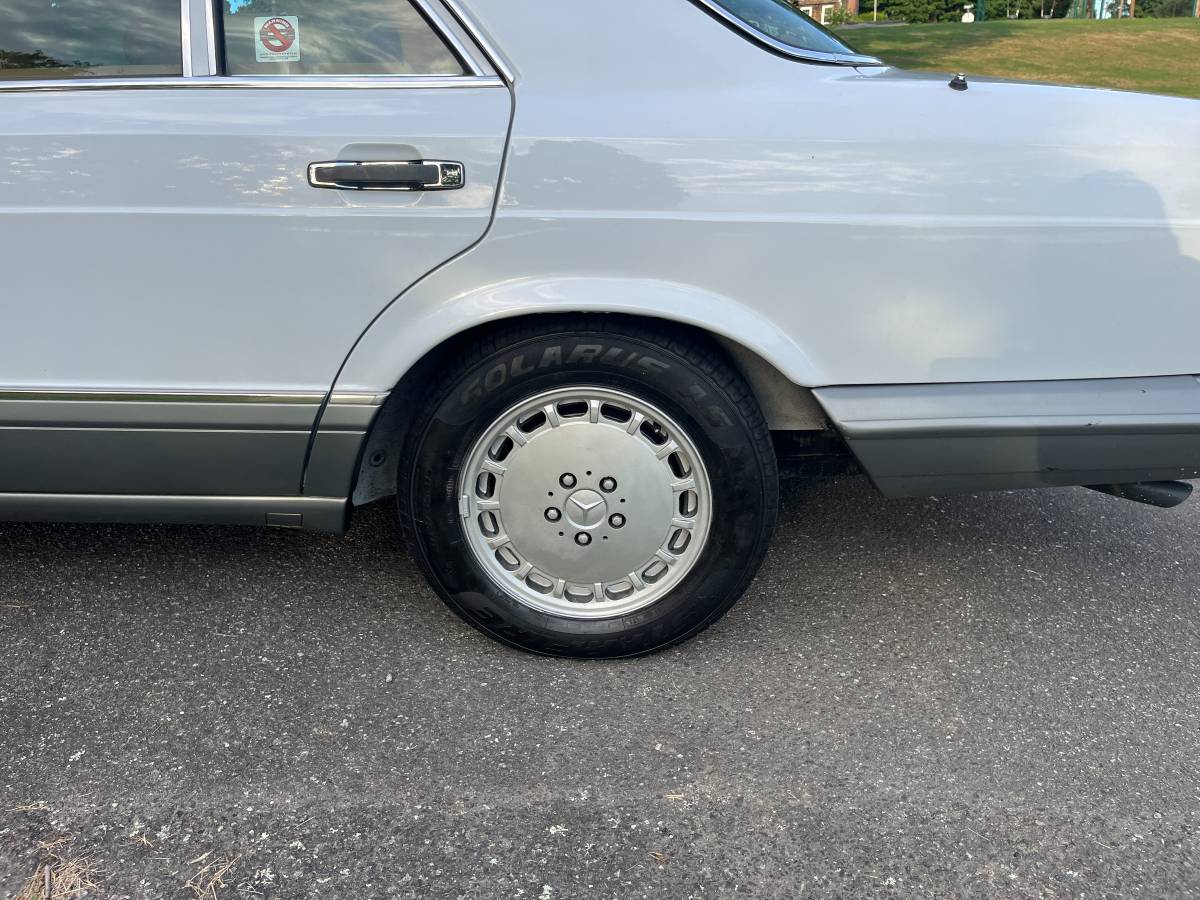 Mercedes-benz-560sel-1987-white-7
