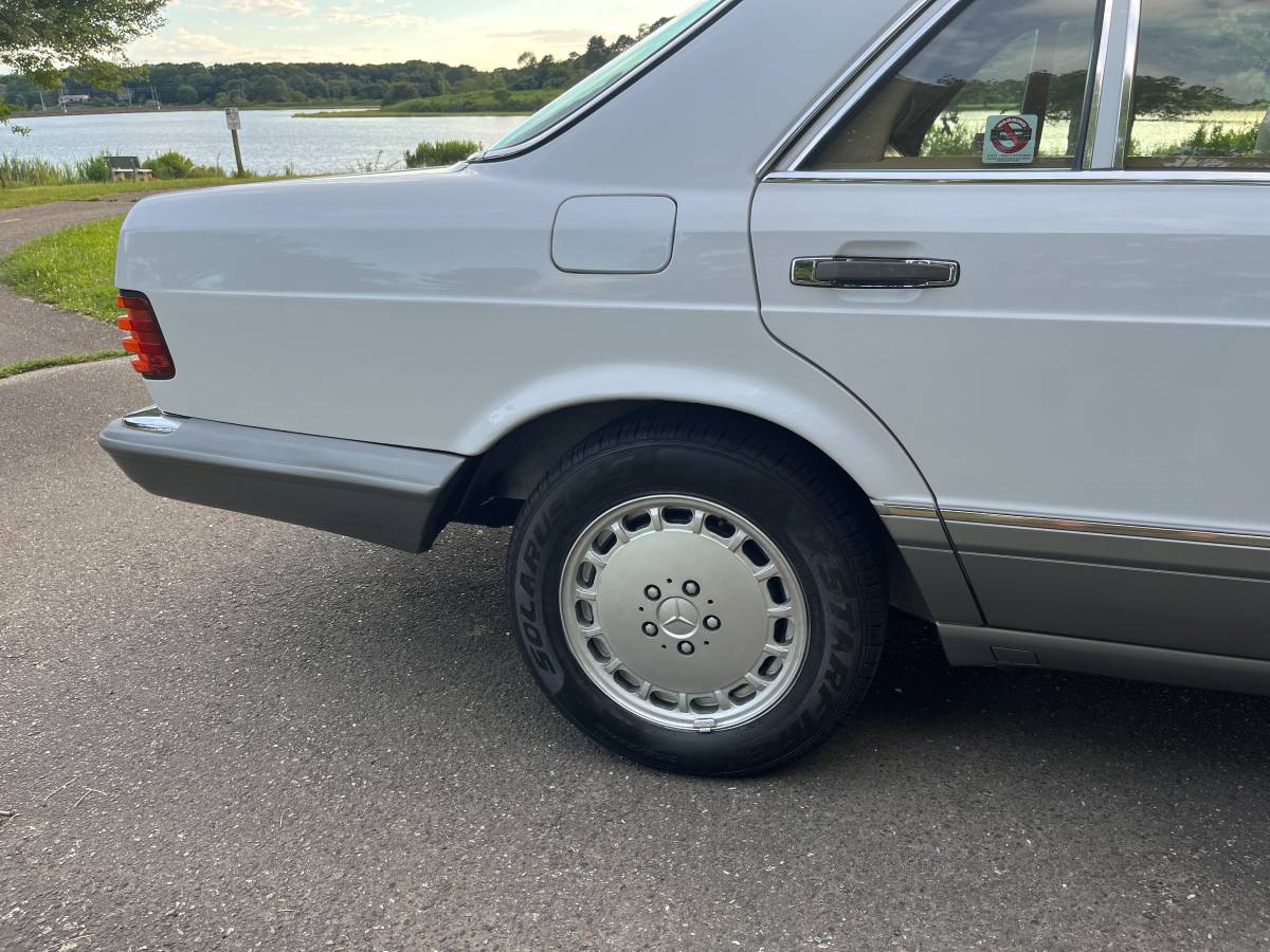 Mercedes-benz-560sel-1987-white-8