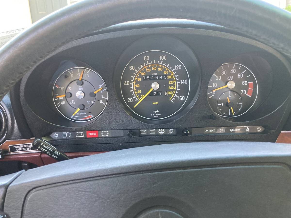 Mercedes-benz-560sl-1987-white-9