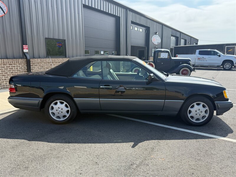 Mercedes-benz-Other-1995-Black-1