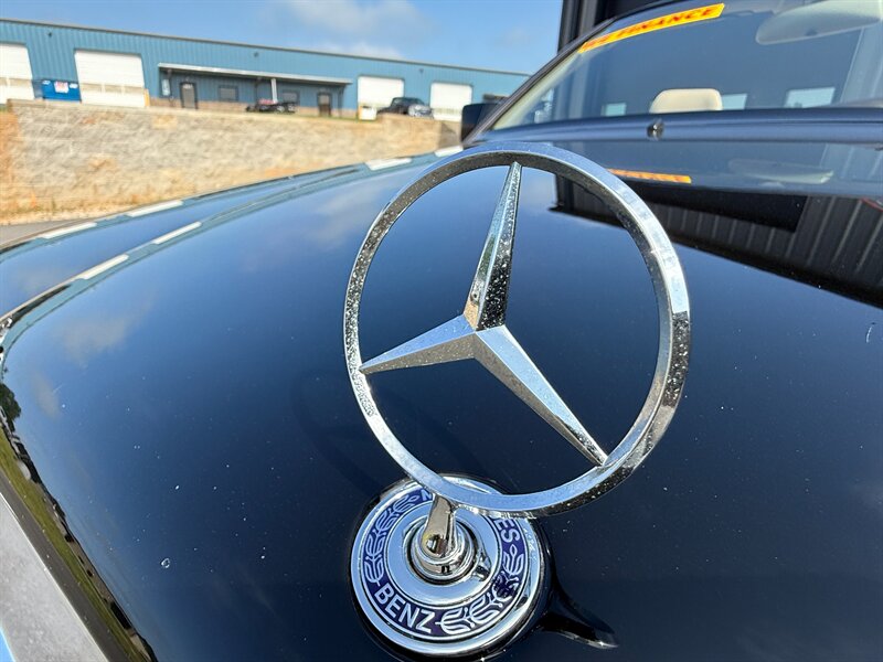 Mercedes-benz-Other-1995-Black-10