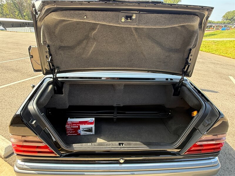 Mercedes-benz-Other-1995-Black-17