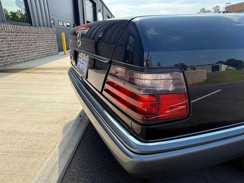 Mercedes-benz-Other-1995-Black-5